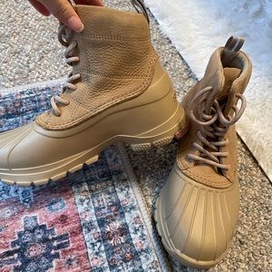NWOT Sperry Top Sider Duck Float Boots Tan